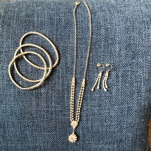 Like new prom/black tie jewelry set